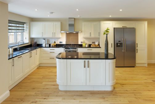 Farmhouse Kitchen - White Kitchen Cabinets