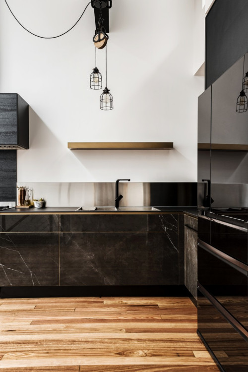 industrial-kitchen Houzz.com – Credit © 5rooms