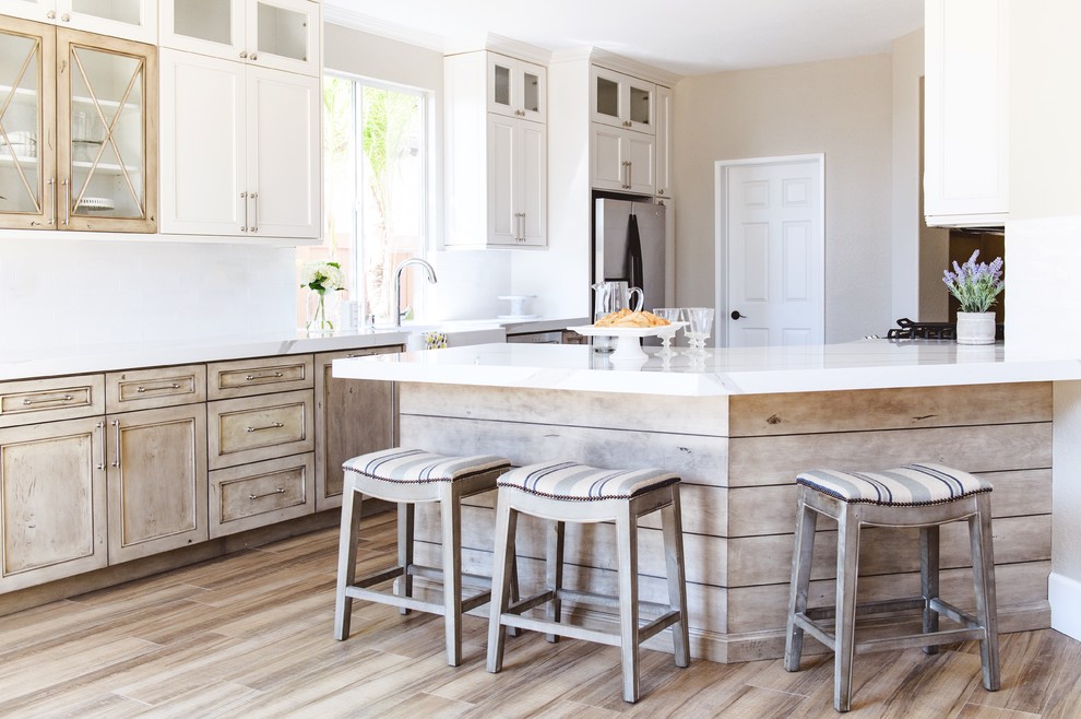 knotty-alder-kitchen-savvy-interiors-img~2b21e26109e57020_9-0647-1-128ea93 Credits to Savvy Interiors inSIDE by Savvy