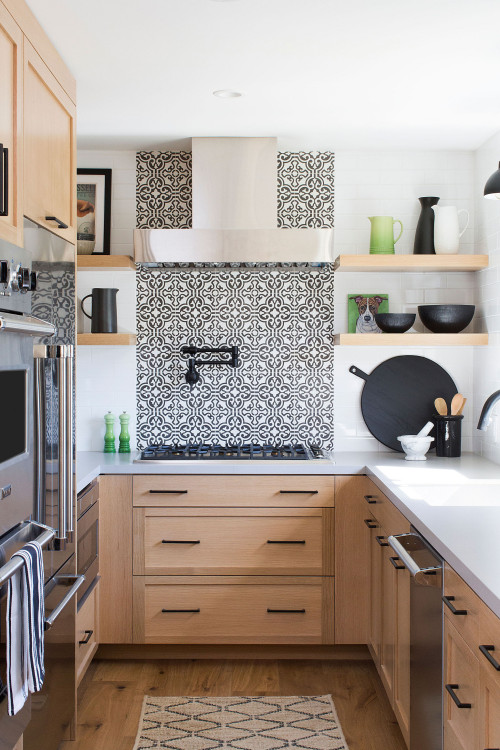 transitional-kitchen  Houzz.com – Credit  © Lorihenle Interiors