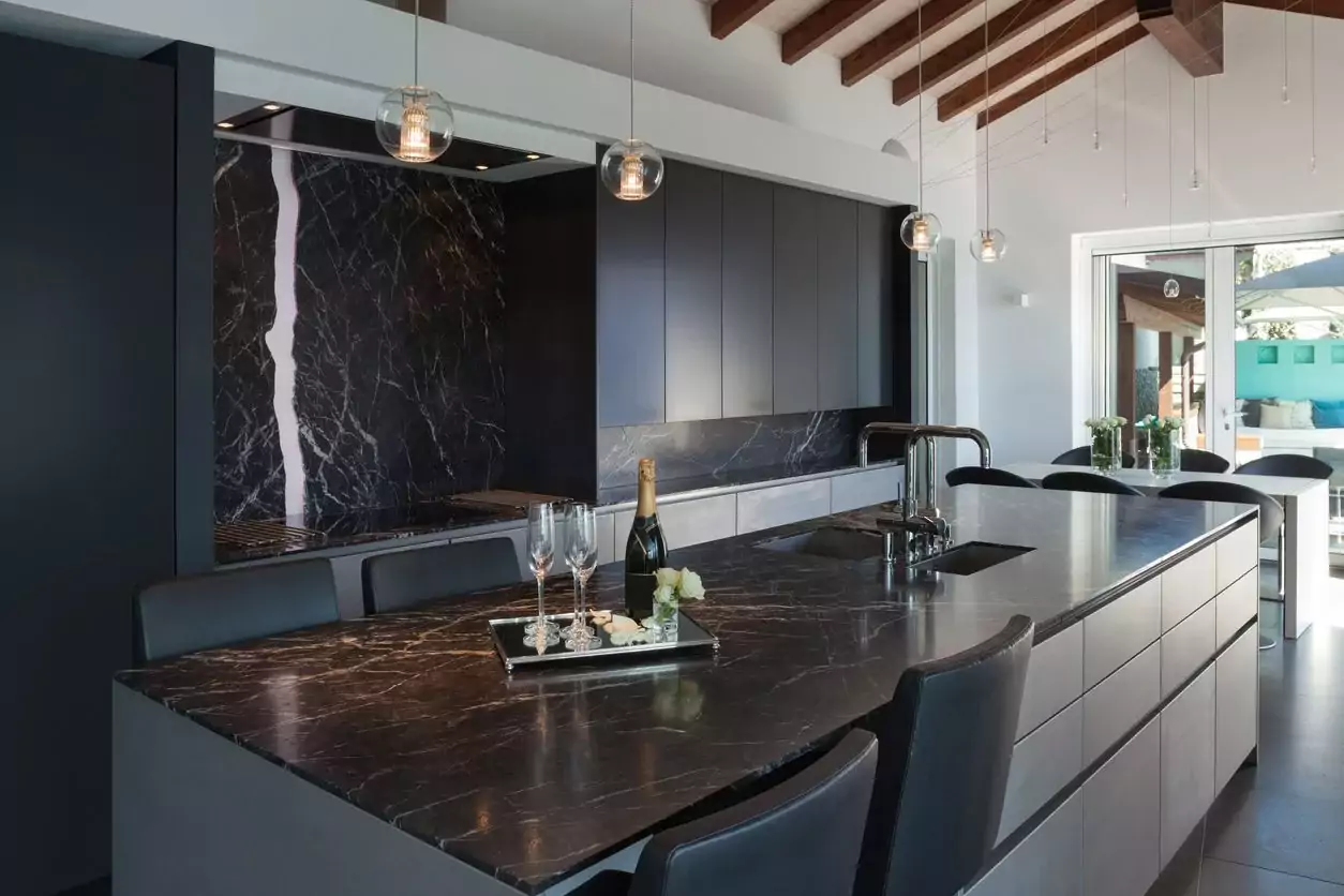 11 of 20 Kitchens With Beautiful Black Cabinets