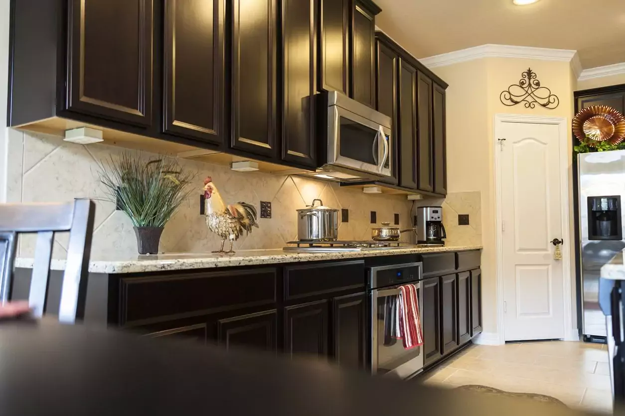 15 out of 20 Kitchens With Beautiful Black Cabinets