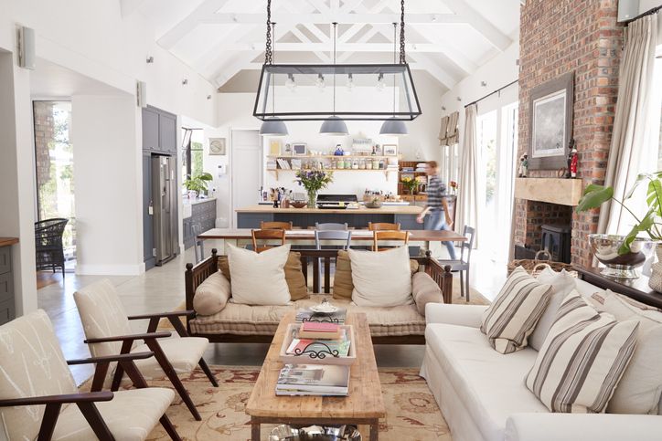 Modern Farmhouse Style: Exposed Beams